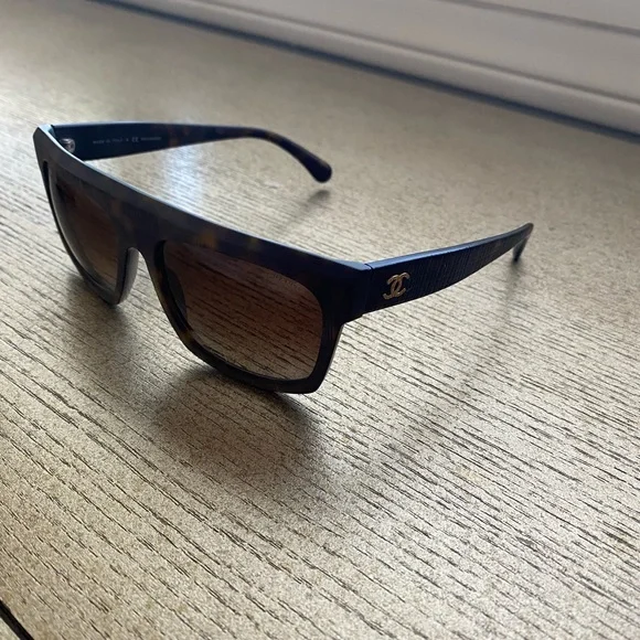 CHANEL | Accessories | Chanel Sunglasses Tortoise Shell  display picture 2
